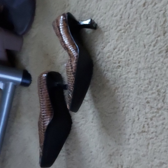 Shoes - Picture 2 of 3